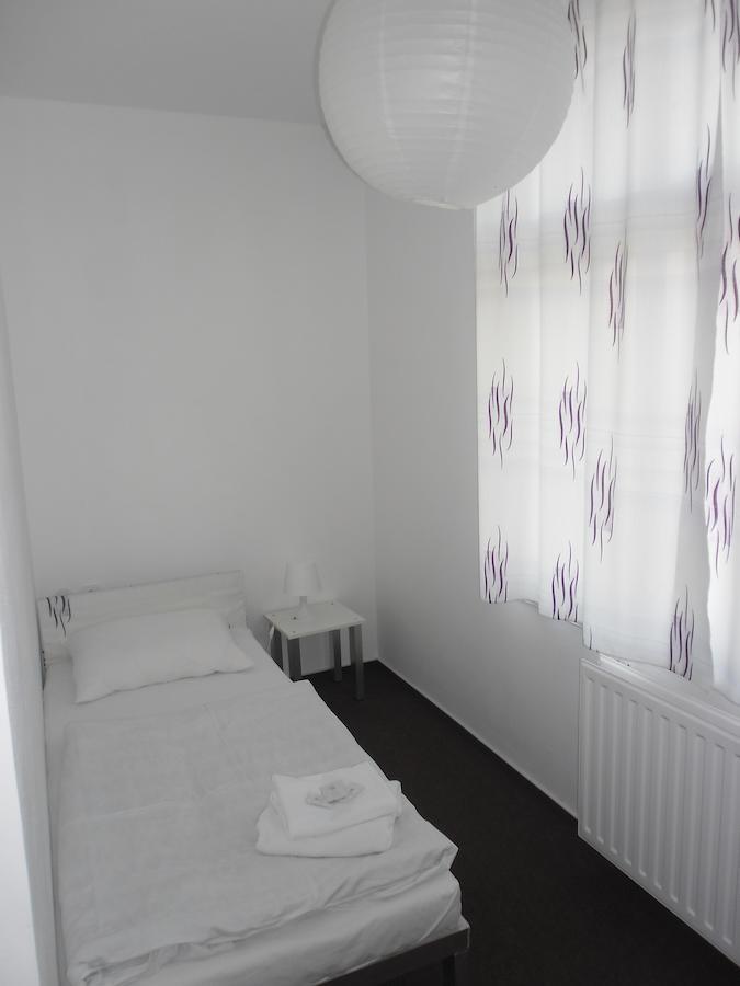Bike-Hotel Medenec Nove Mesto pod Smrkem Oda fotoğraf